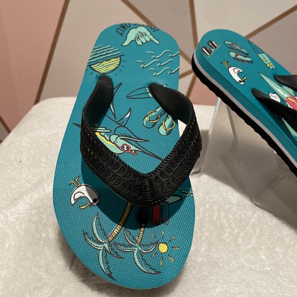 Earth Nymph Boys Surfer Print Flip Flops - Picture 2 of 6